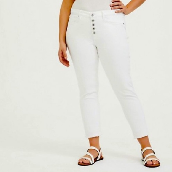 torrid Denim - NWT torrid high-rise straight white denim with 5 button fly and raw hem.